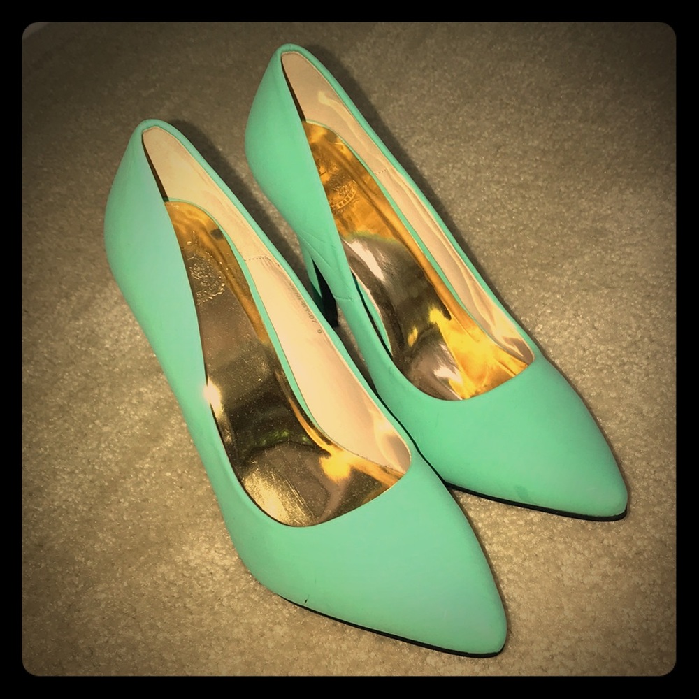 Mint green point toed pumps